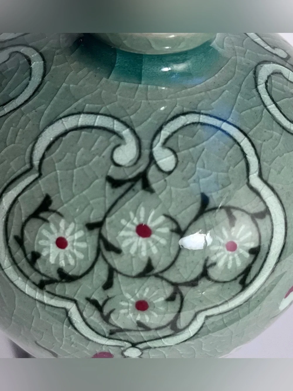Vintage CELADON KOREAN Sanggam Inlaid MAEBYEONG VASE / Crackle Glaze / SIGNED